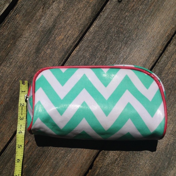 Chevron cosmetic bag - Picture 4 of 6